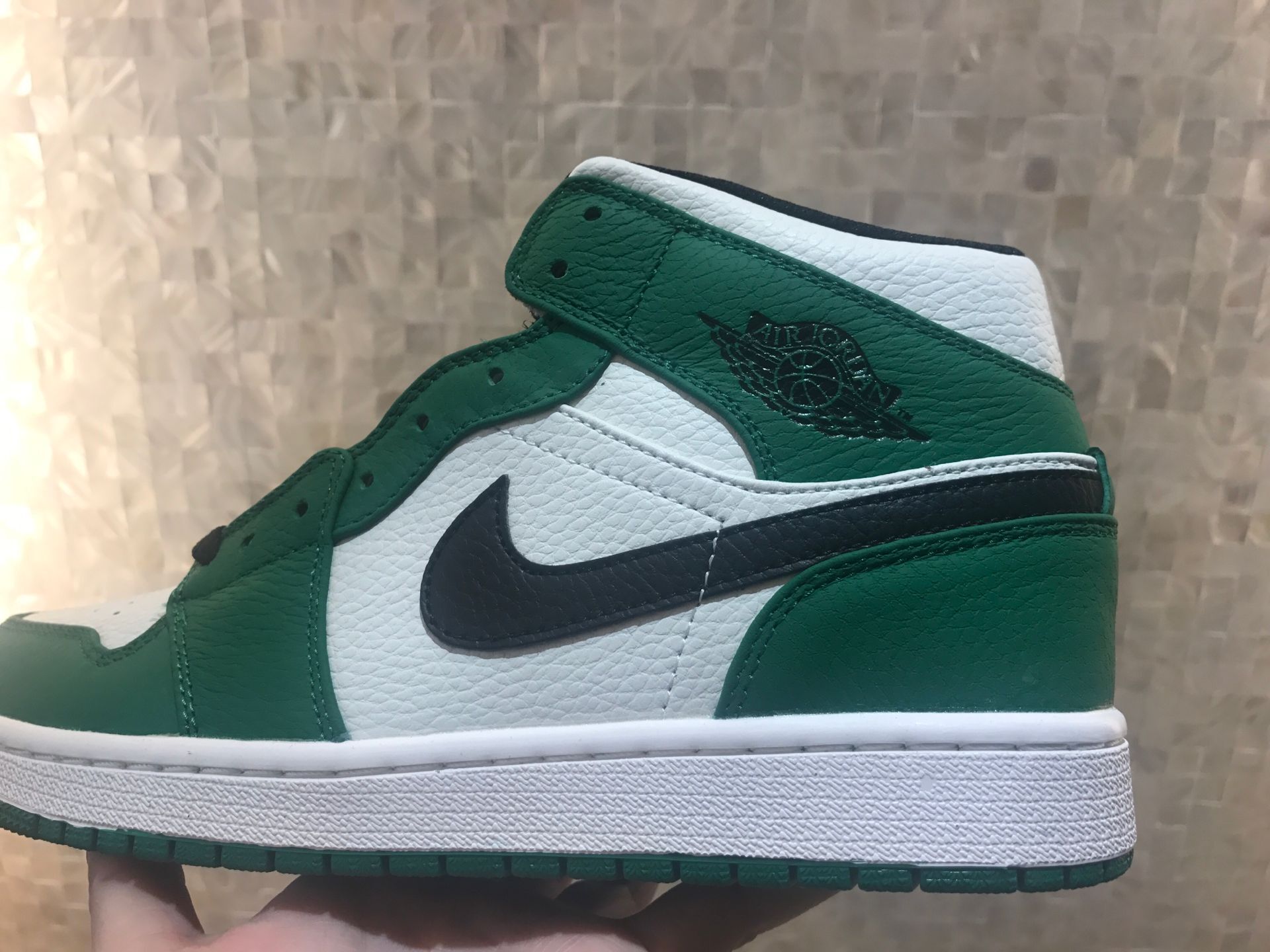 jordan air jordan 1 retro mid