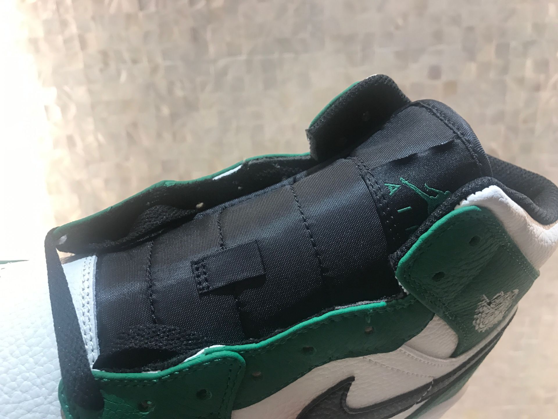 jordan air jordan 1 retro mid