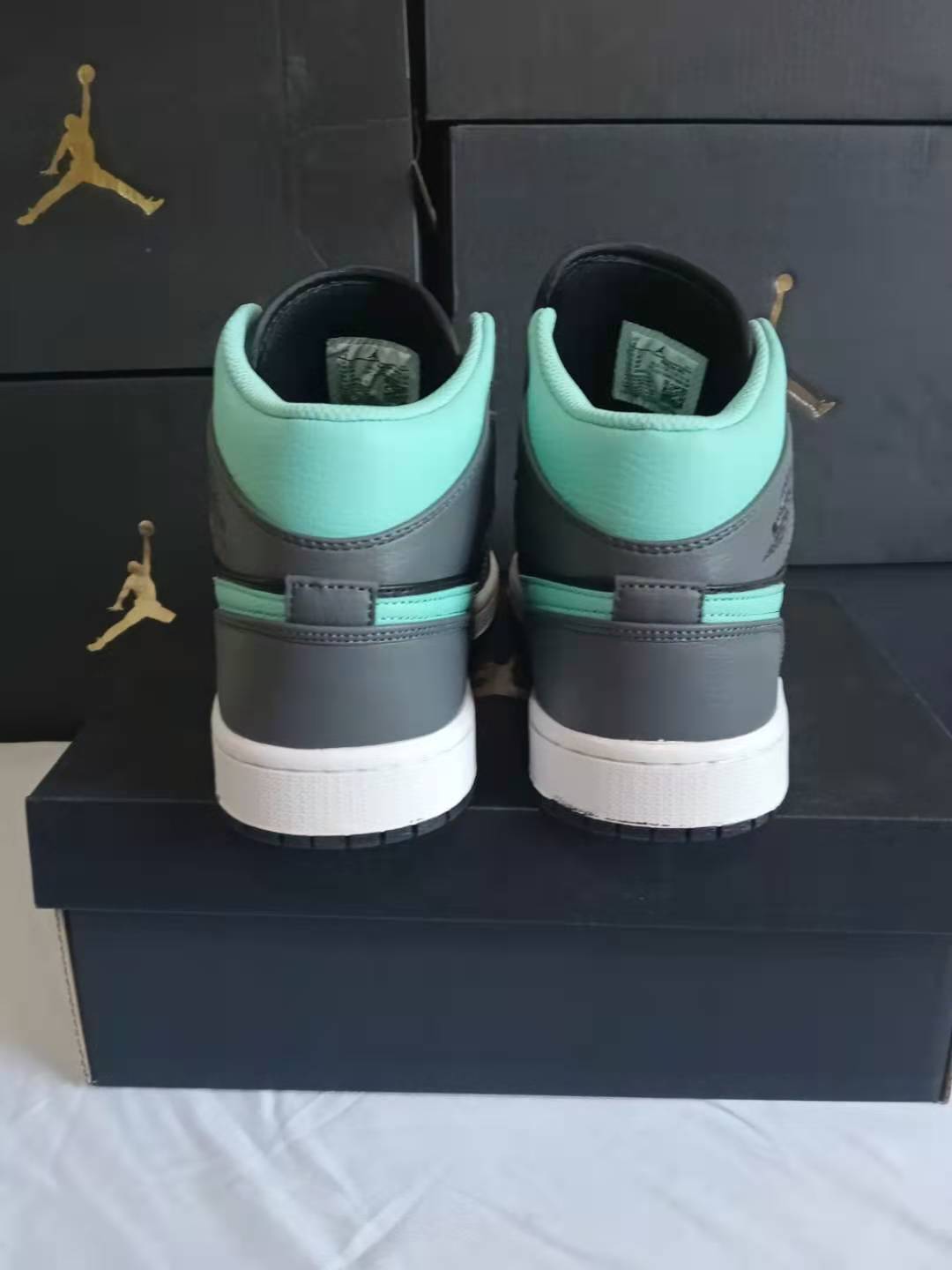 jordan air jordan 1 retro mid