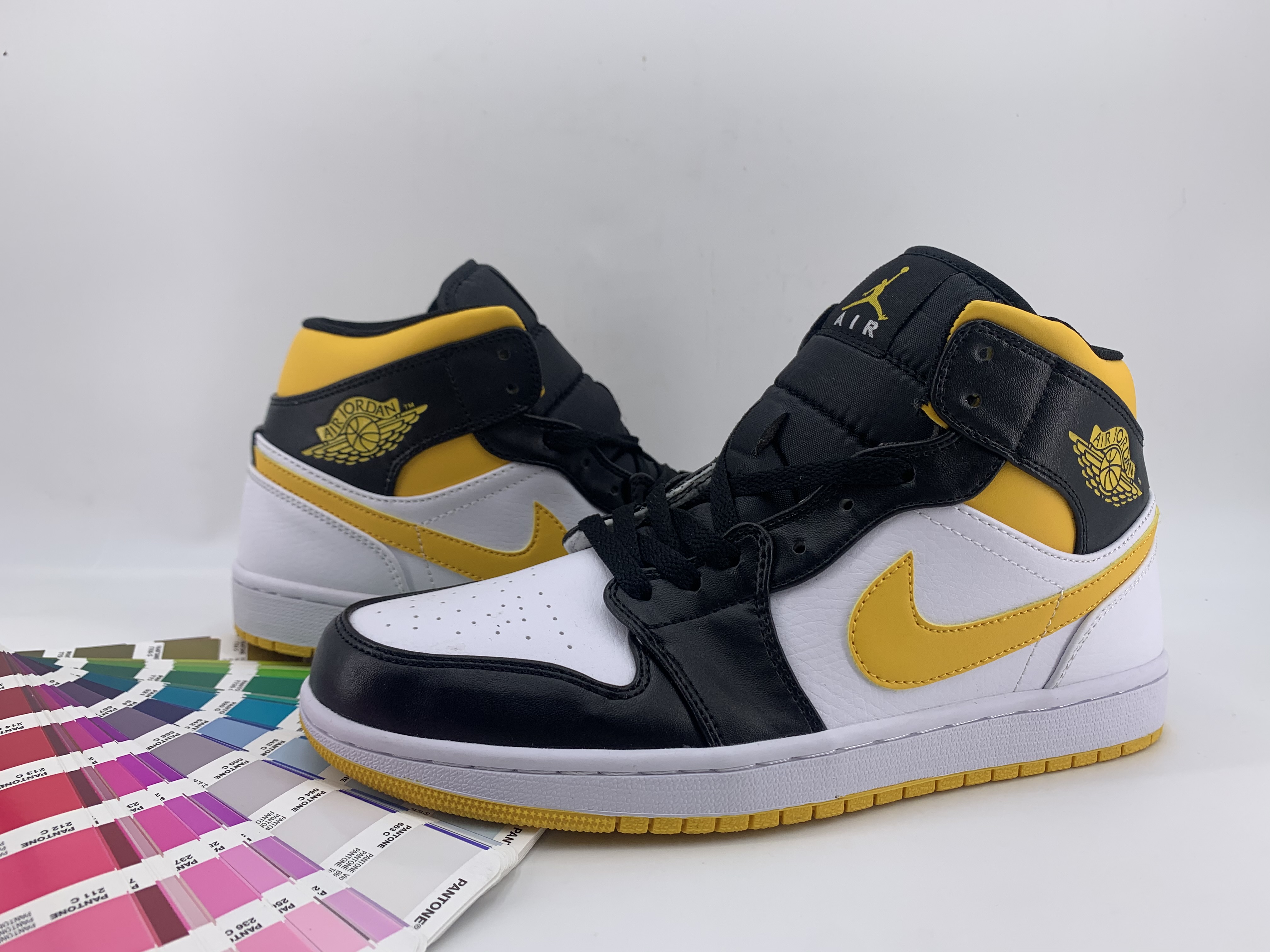 jordan air jordan 1 retro mid