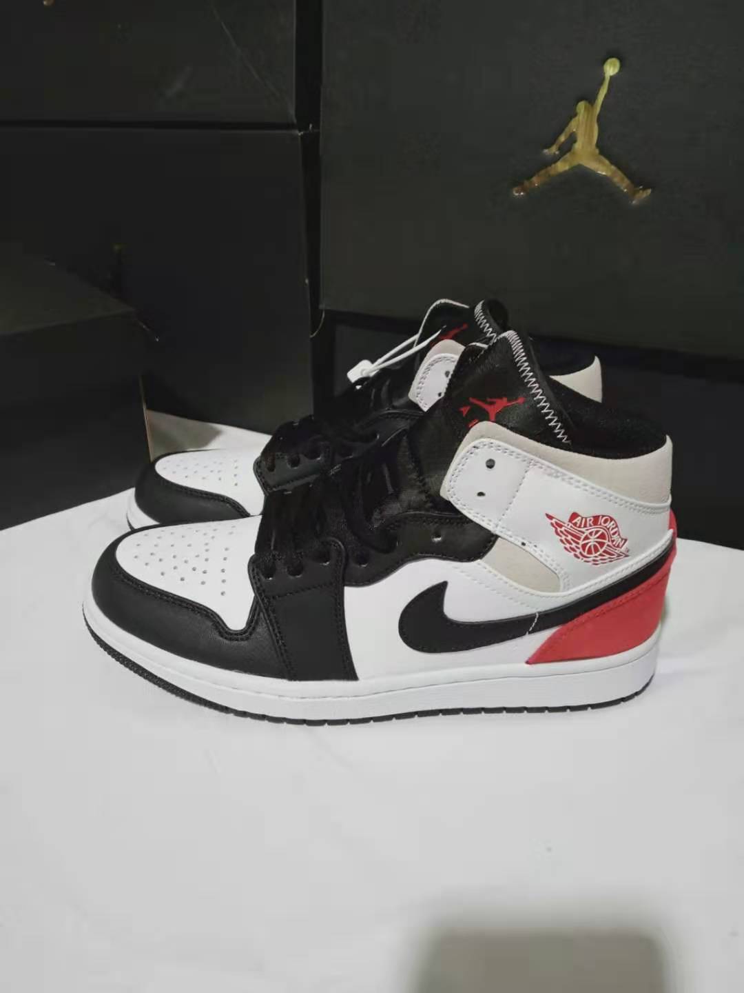 jordan air jordan 1 retro mid