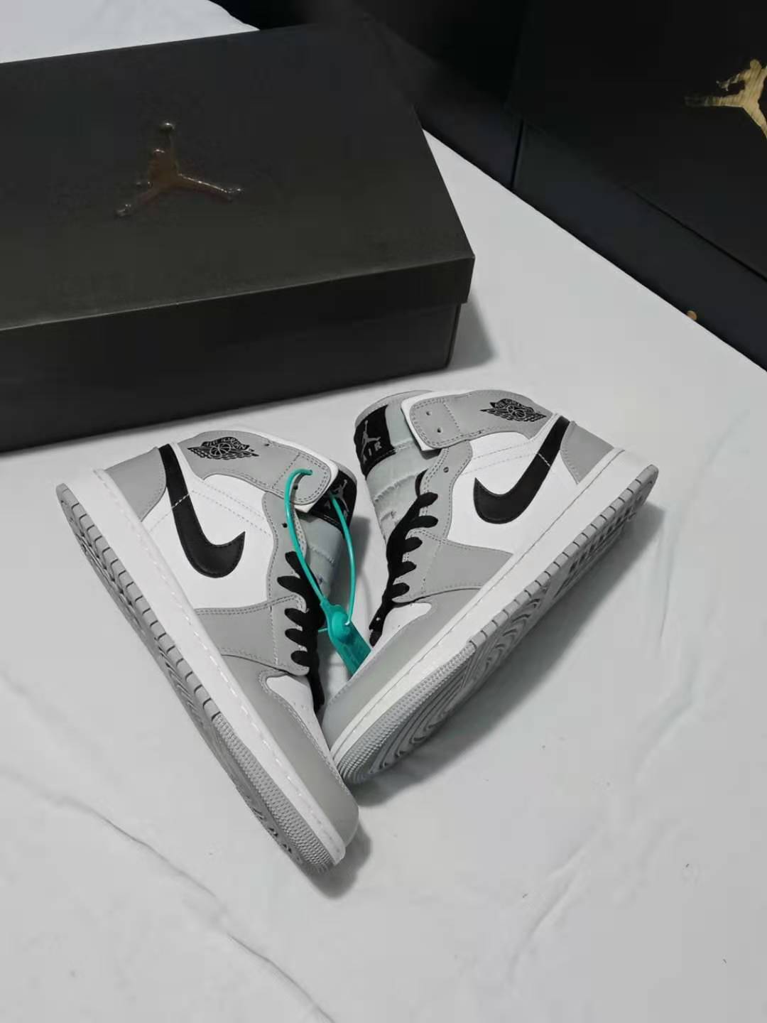 jordan air jordan 1 retro mid